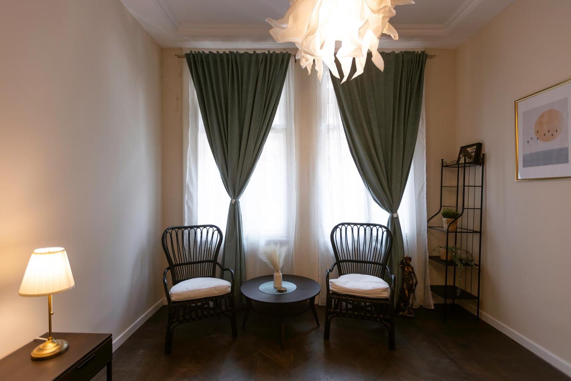Central Charm - 2Br Apartment Timisoara Ngoại thất bức ảnh