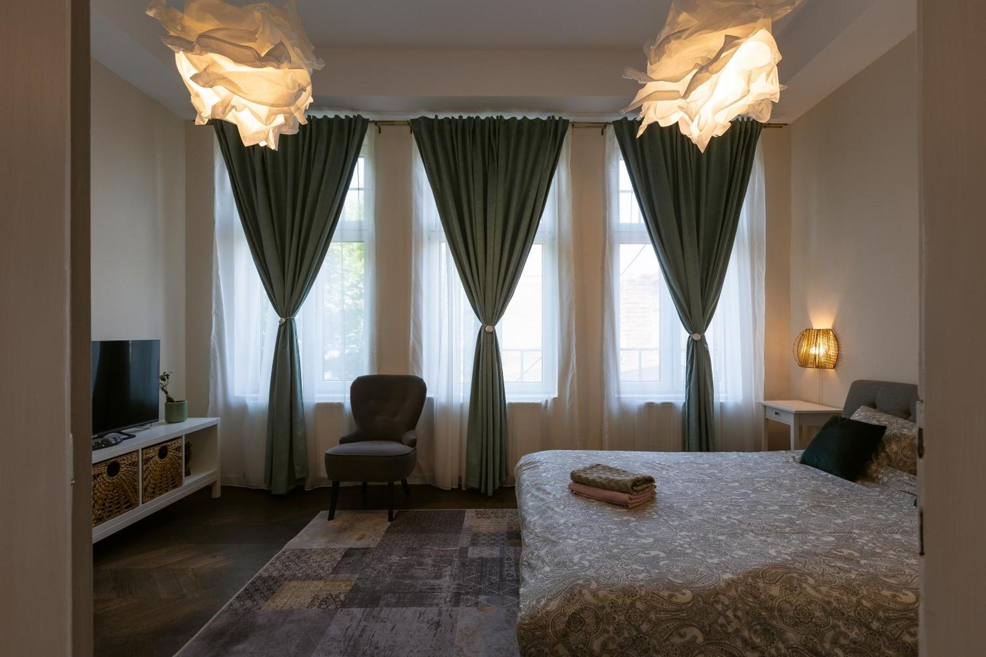 Central Charm - 2Br Apartment Timisoara Ngoại thất bức ảnh
