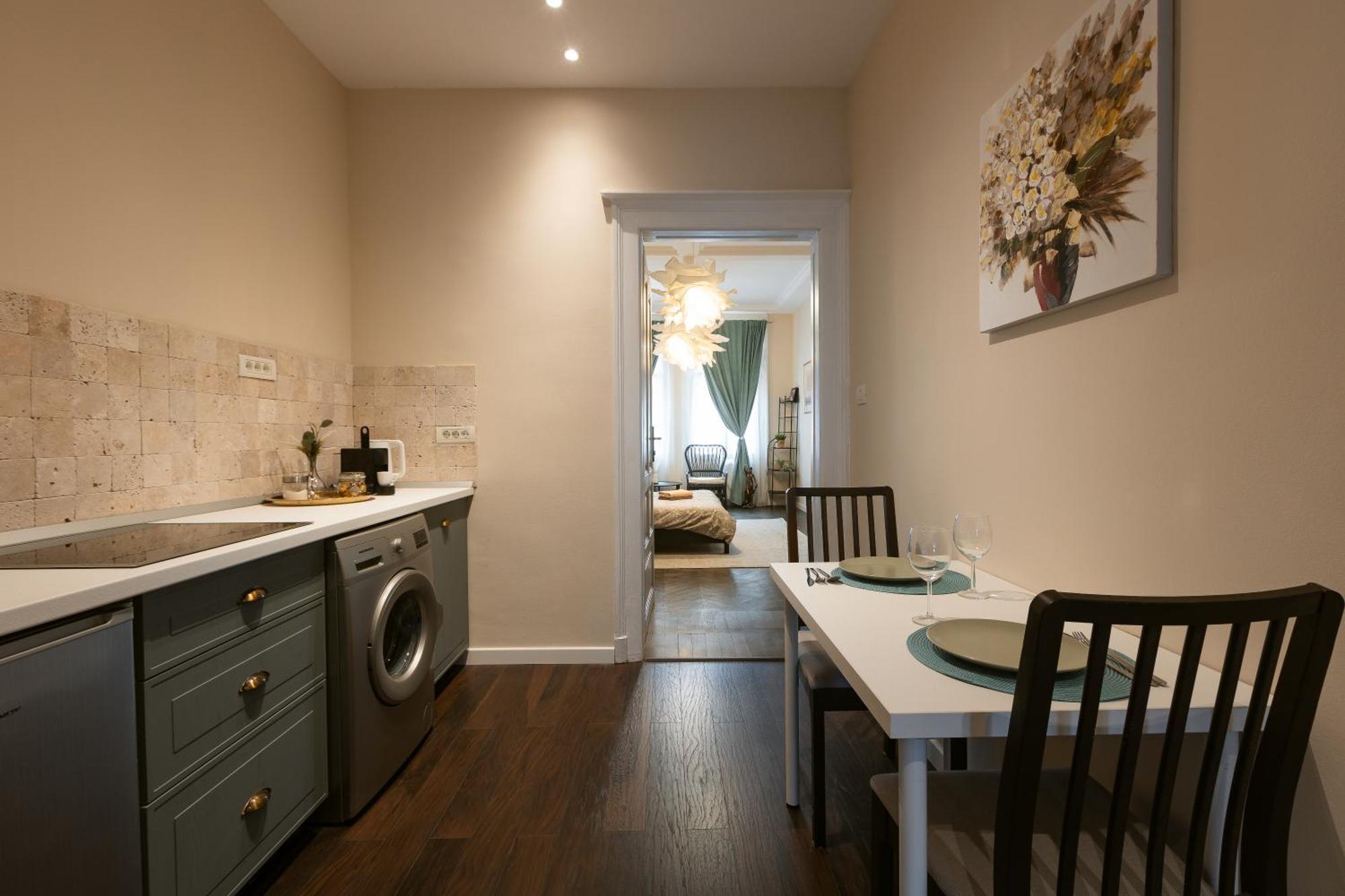 Central Charm - 2Br Apartment Timisoara Ngoại thất bức ảnh