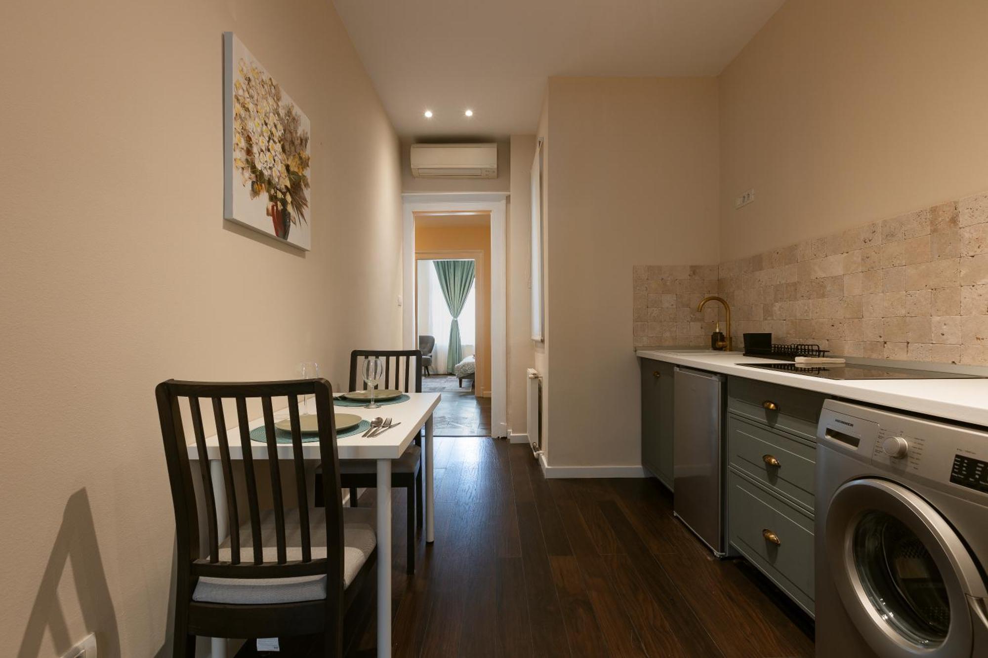 Central Charm - 2Br Apartment Timisoara Ngoại thất bức ảnh