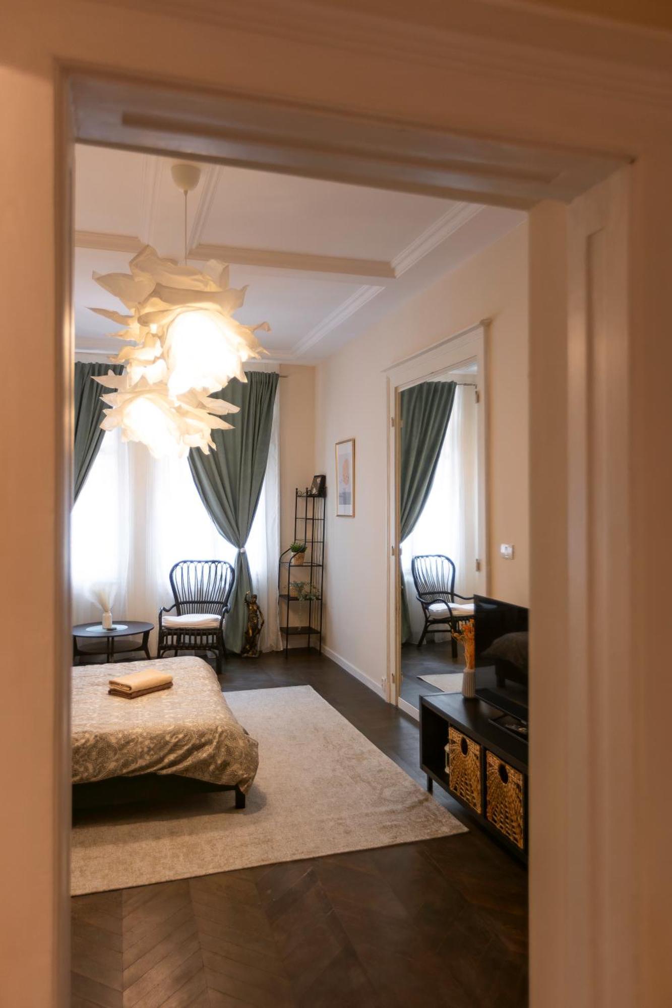 Central Charm - 2Br Apartment Timisoara Ngoại thất bức ảnh