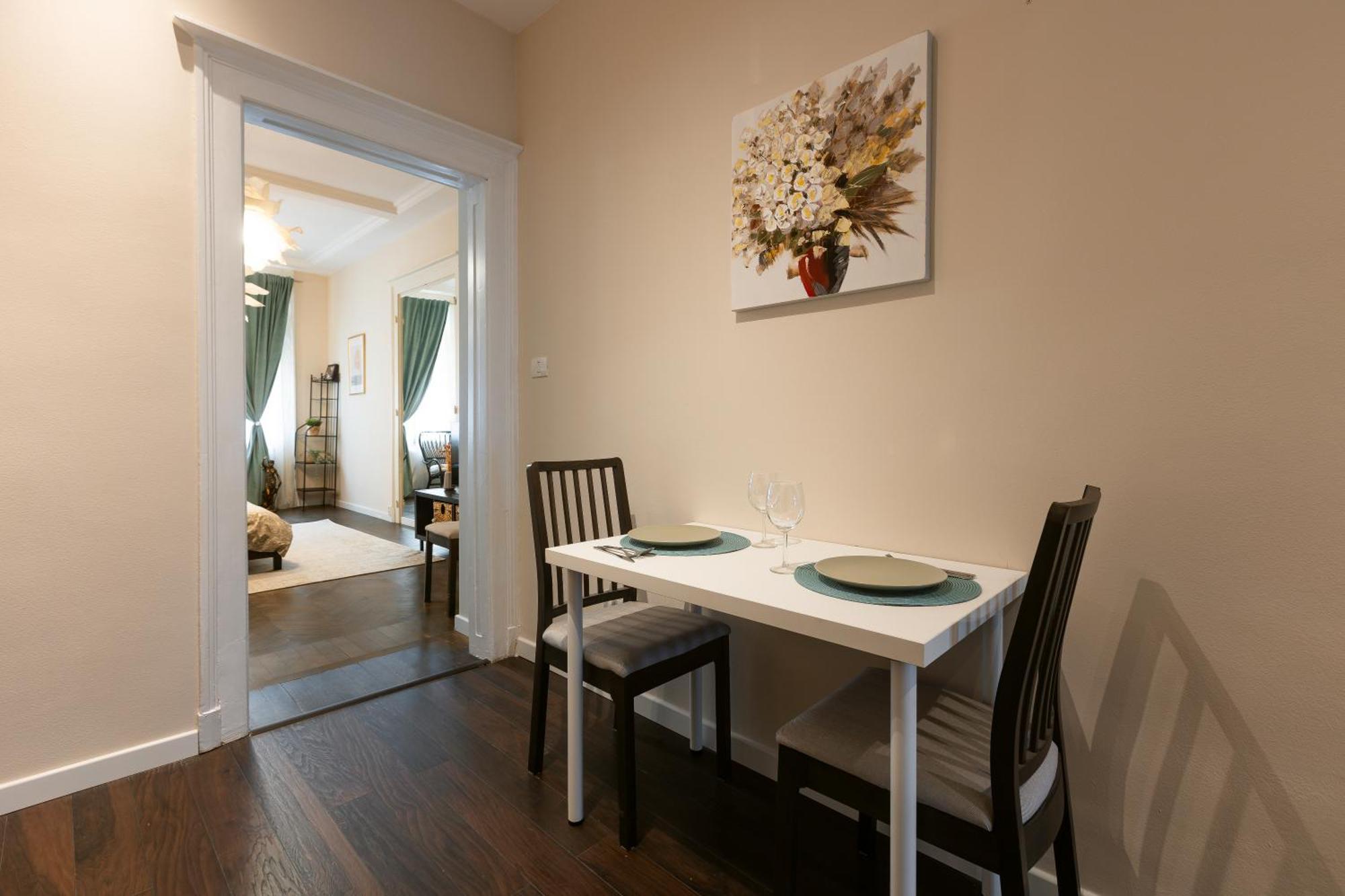 Central Charm - 2Br Apartment Timisoara Ngoại thất bức ảnh