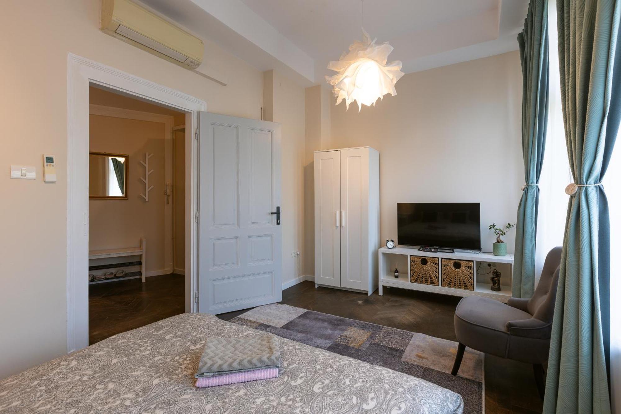 Central Charm - 2Br Apartment Timisoara Ngoại thất bức ảnh
