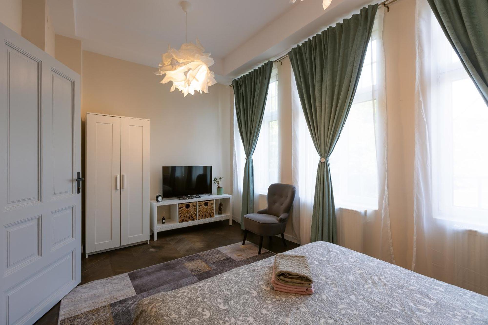 Central Charm - 2Br Apartment Timisoara Ngoại thất bức ảnh